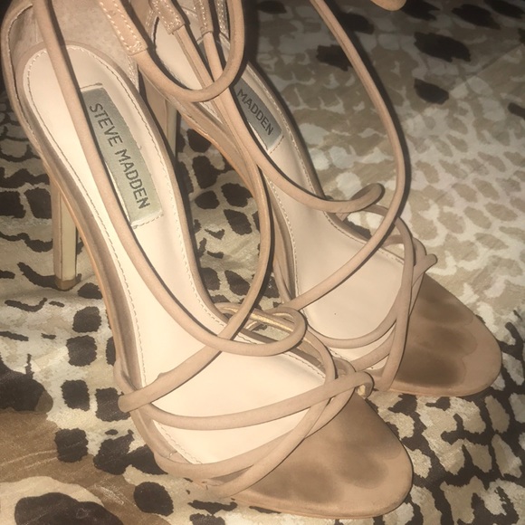 Heels - Picture 2 of 4